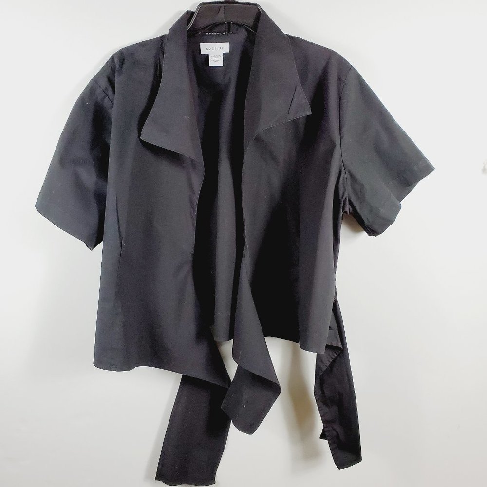 Avenue (Stretch) Short Sleeved Collared Black Wrap & Tie Crop Blouse Sz 22